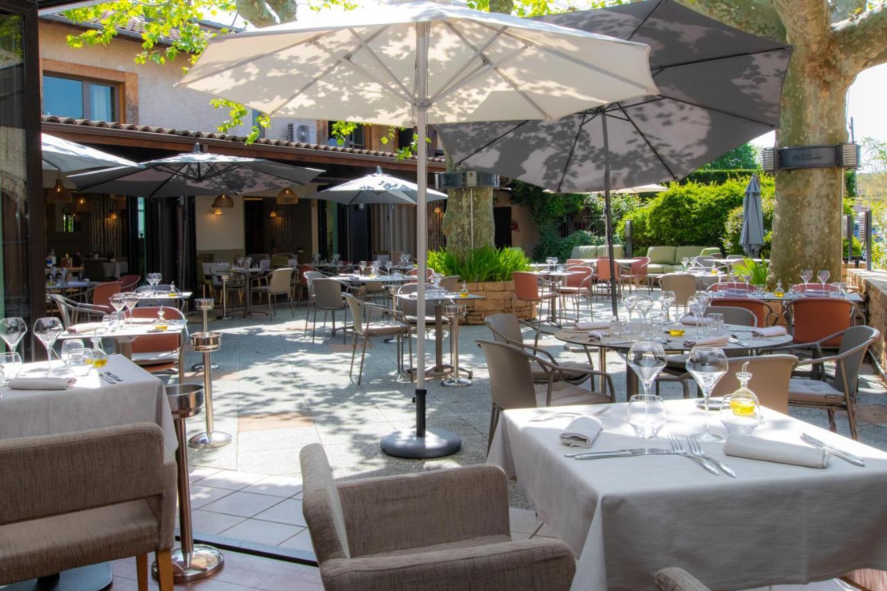 Logis Hotel Tante Yvonne & Son Restaurant Semi-Gastronomique - Lyon Nord Quincieux Exterior foto